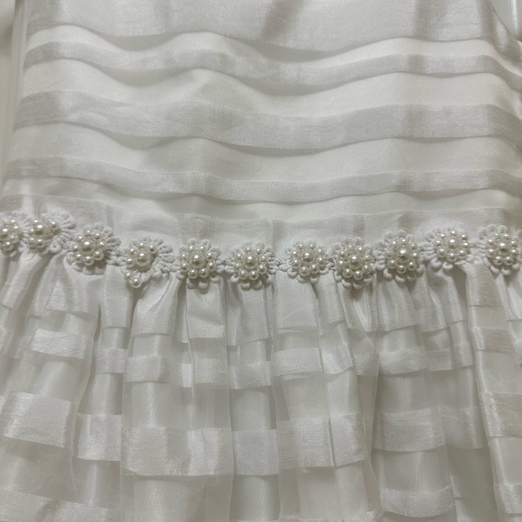 Beautiful white gown!!! - Picture 3 of 5